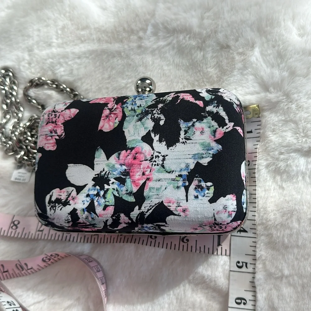 NWT White House Black Market Floral Clutch - Picture 14 of 15
